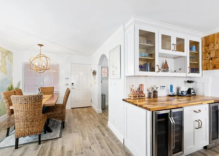 Premier 2bd Waterfront Barefoot Apartment Clearwater Beach