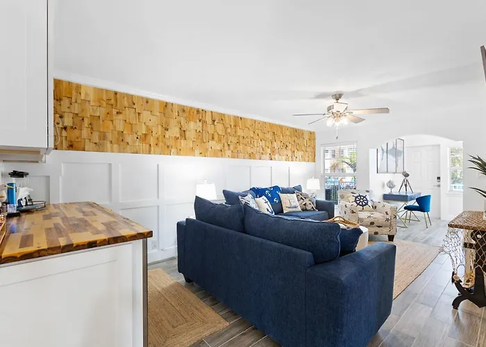 Premier 2bd Waterfront Barefoot * Clearwater Beach