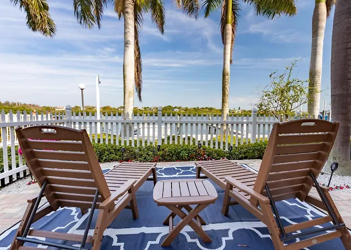 Premier 2bd Waterfront Barefoot *