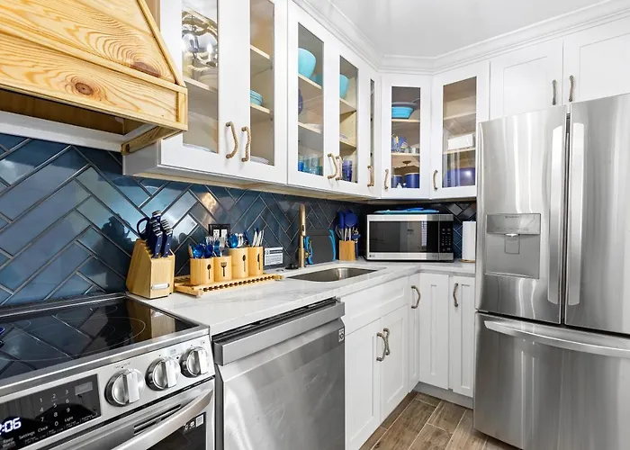 Premier 2bd Waterfront Barefoot *