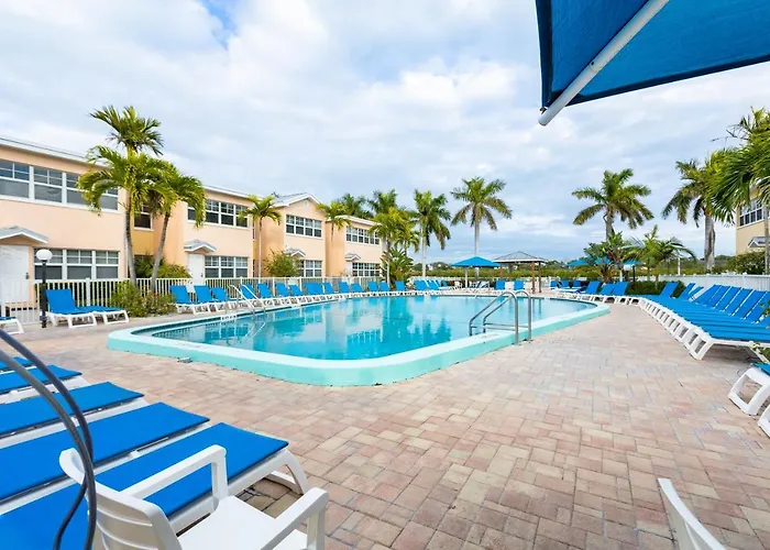 Premier 2bd Waterfront Barefoot Apartment *