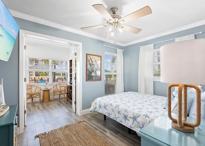 Premier 2bd Waterfront Barefoot
